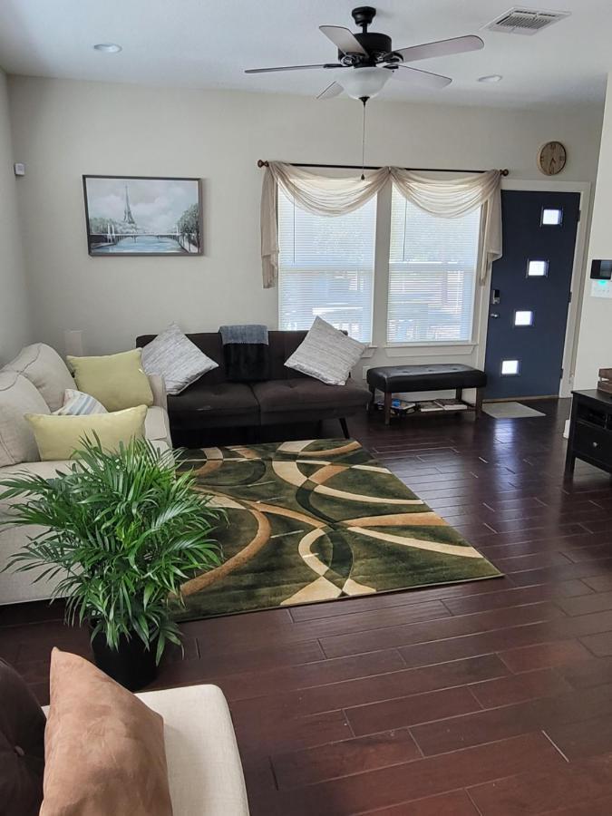 Spacious Townhouse Minutes From Downtown Sa. 圣安东尼奥 外观 照片