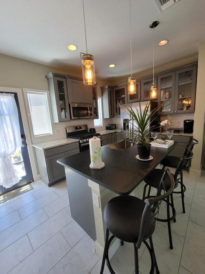 Spacious Townhouse Minutes From Downtown Sa. 圣安东尼奥 外观 照片